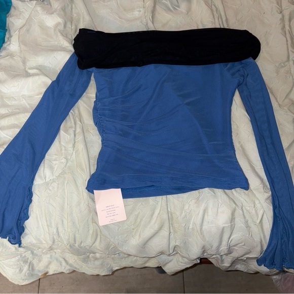 PLT Off the shoulder top - Picture 5 of 5